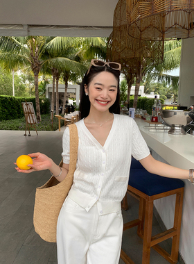 pusumede 白色麻花V领短袖开衫女薄款夏季设计感短款针织衫上衣