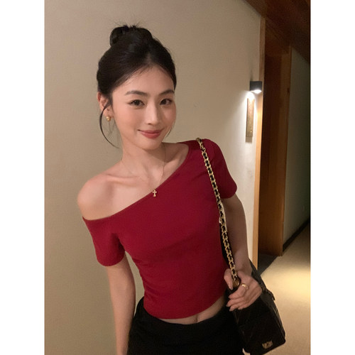 pusumede穿搭秘籍|露肩短袖t恤短款修身女气质斜肩设计感正肩上衣