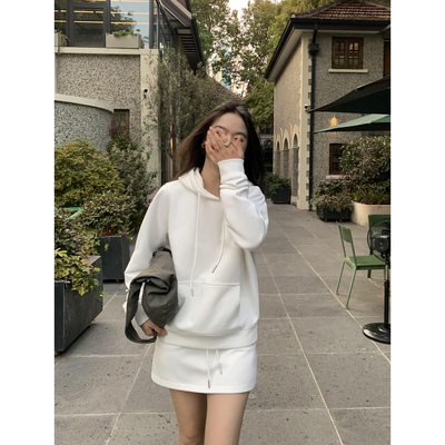 白色短款半身裙女运动休闲卫衣裙