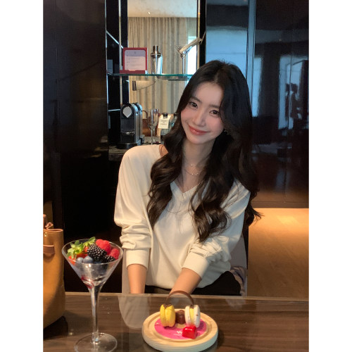 pusumede基础款V领长袖上衣女