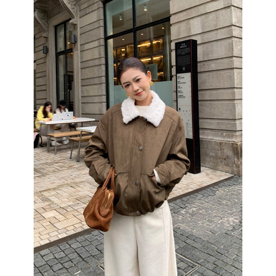 时髦咖位黑色毛绒翻领pu皮衣