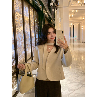 双面呢羊毛外套女高级感V领飘带毛呢外套 短款 pusumede 记忆刊本