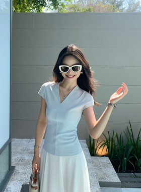 pusumede 黑色简约v领短袖t恤女夏季修身气质显瘦短款小飞袖上衣