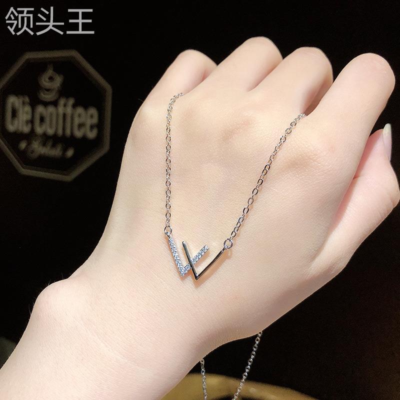 S925纯银W字母项链简约小清新韩版闺蜜链子毛衣链双V锁骨链女礼物