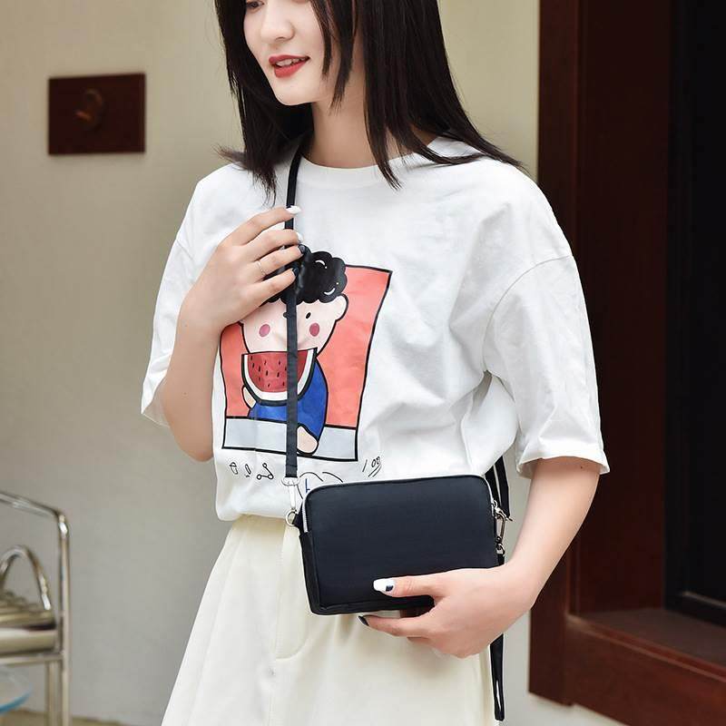 新款包包女单肩包斜挎手机包三层长款大号手腕横款零钱牛津布包女