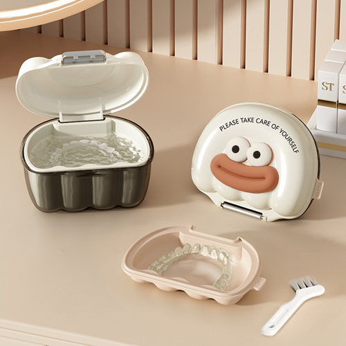 双层牙套盒上层收纳下层清洁