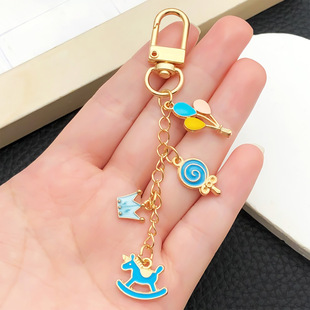 跨境欧美新款滴油蓝色皇冠木马糖果合金U形门扣钥匙扣钥匙链挂件