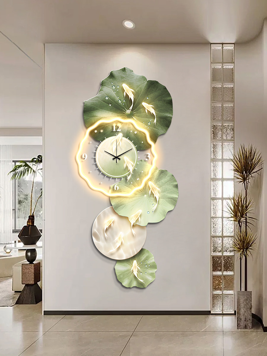 九鱼莲花画挂钟客厅2024新创意氛围壁灯灯豪华莲花装饰画现代钟