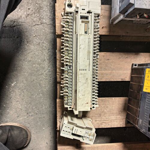 议价PLCFX3U-80MR/ES-AFX2N-8EXFX3U80MR/ES-AFX2N8EX