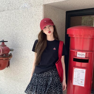 樱桃刺绣LOGO短袖T恤女2025新款圆领百搭韩版正肩上衣女生