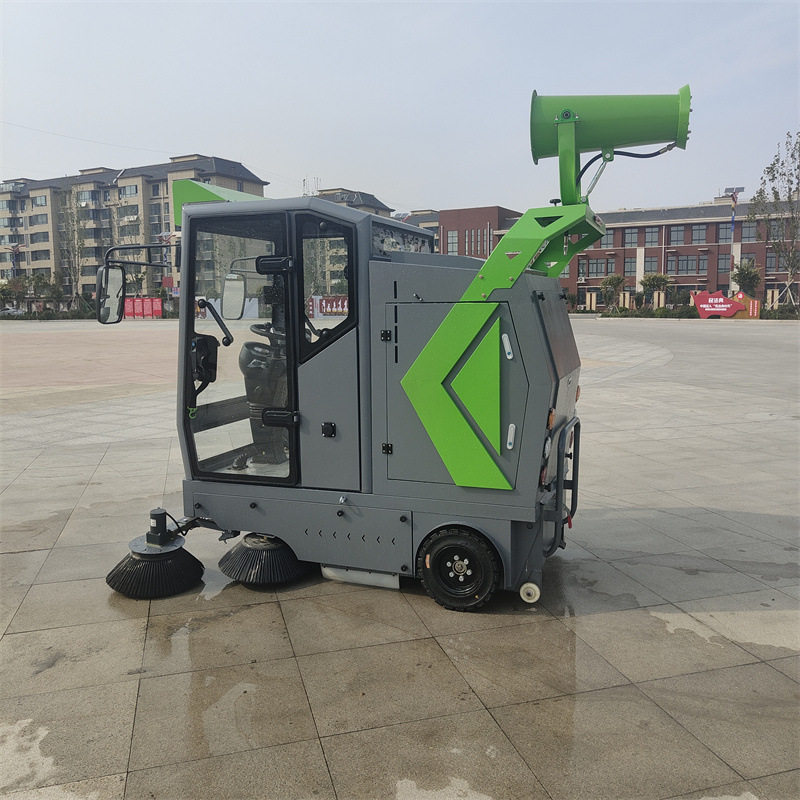 电动驾驶式多功能吸尘扫地车