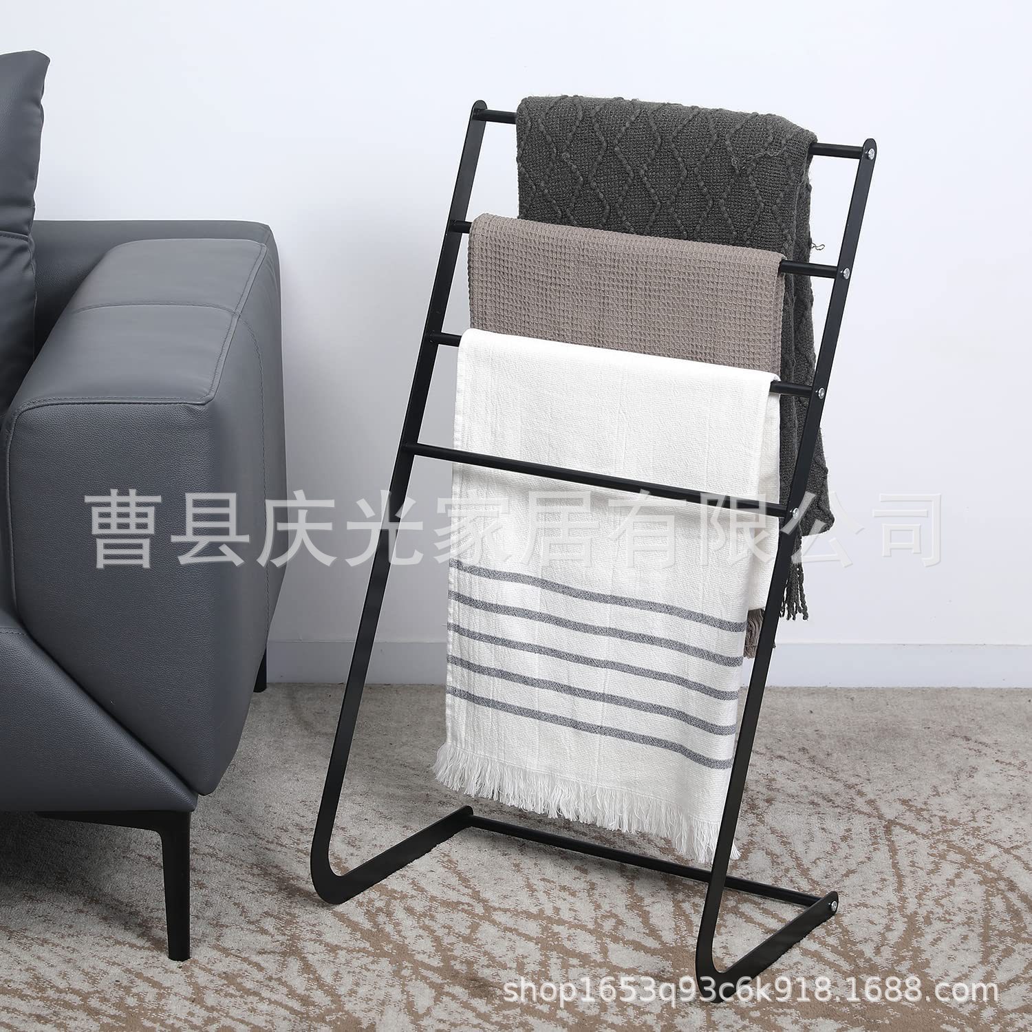 北欧铁艺落地可拆卸浴室毛巾架