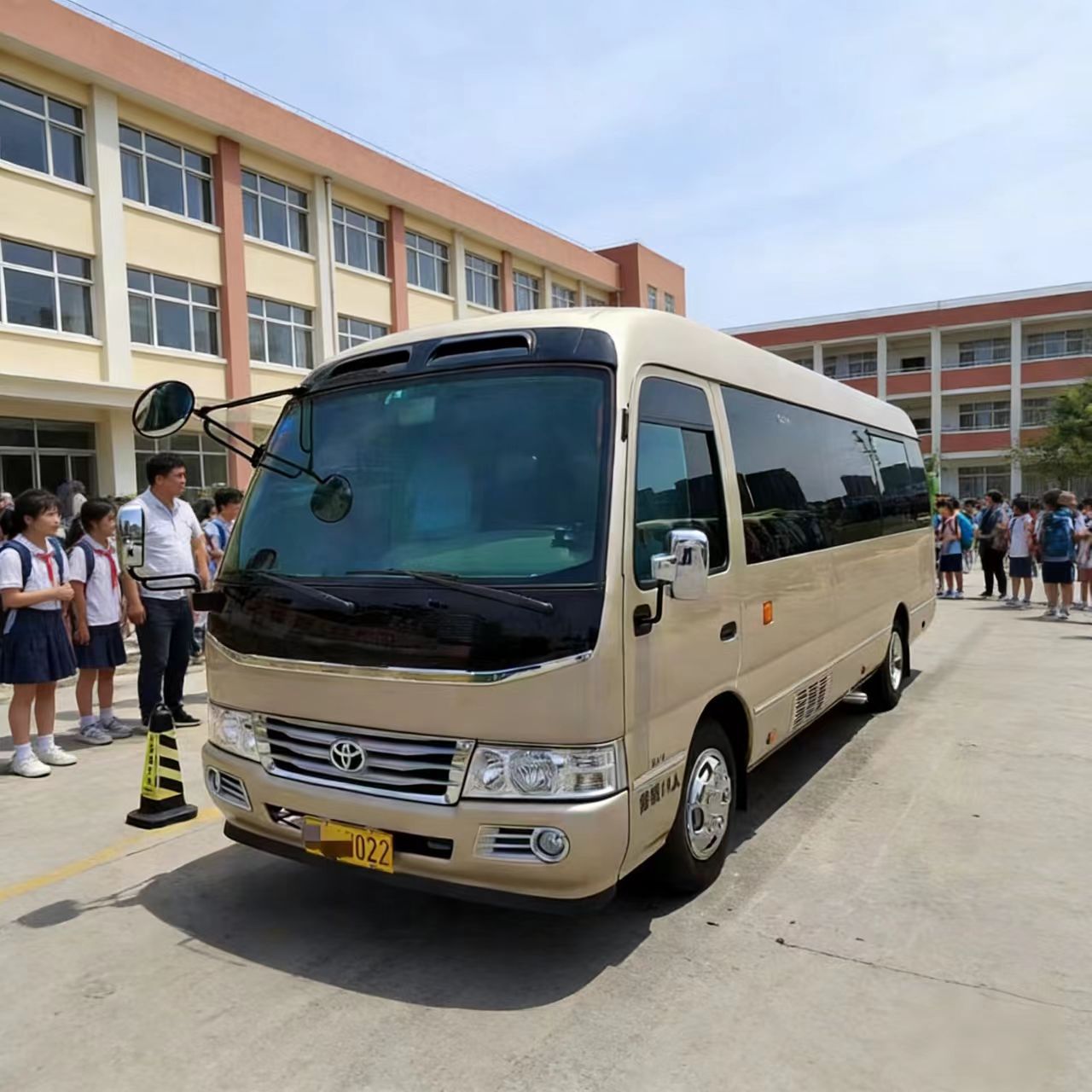 丰田考斯特19/20座自动门客车