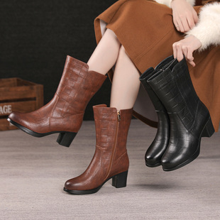 唐以康真皮中筒靴女2026新款 加绒保暖超火棕色粗跟妈妈马丁靴 冬季