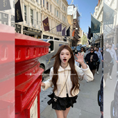 COOLLINE林子熙 嗲嗲又甜甜_ 重工奶油白娃娃领针织小香外套短裙