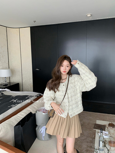 COOLLINE林子熙 卢森堡 浅金扣精致小香外套女随性圆领上衣