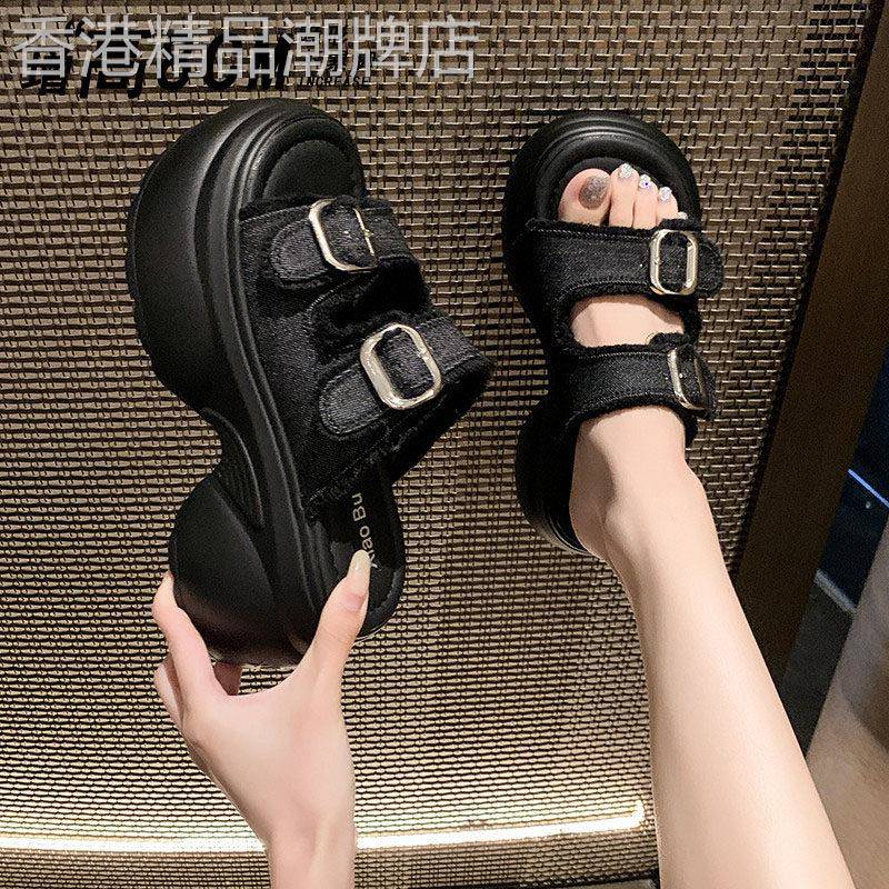 香港真皮厚底增高一字拖鞋女外穿夏2026新款银色坡跟松糕底凉拖鞋