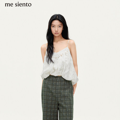 me siento 26SS V领花苞吊带背心可外穿上衣