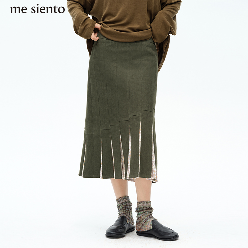 直筒褶皱拼接碎花半身裙