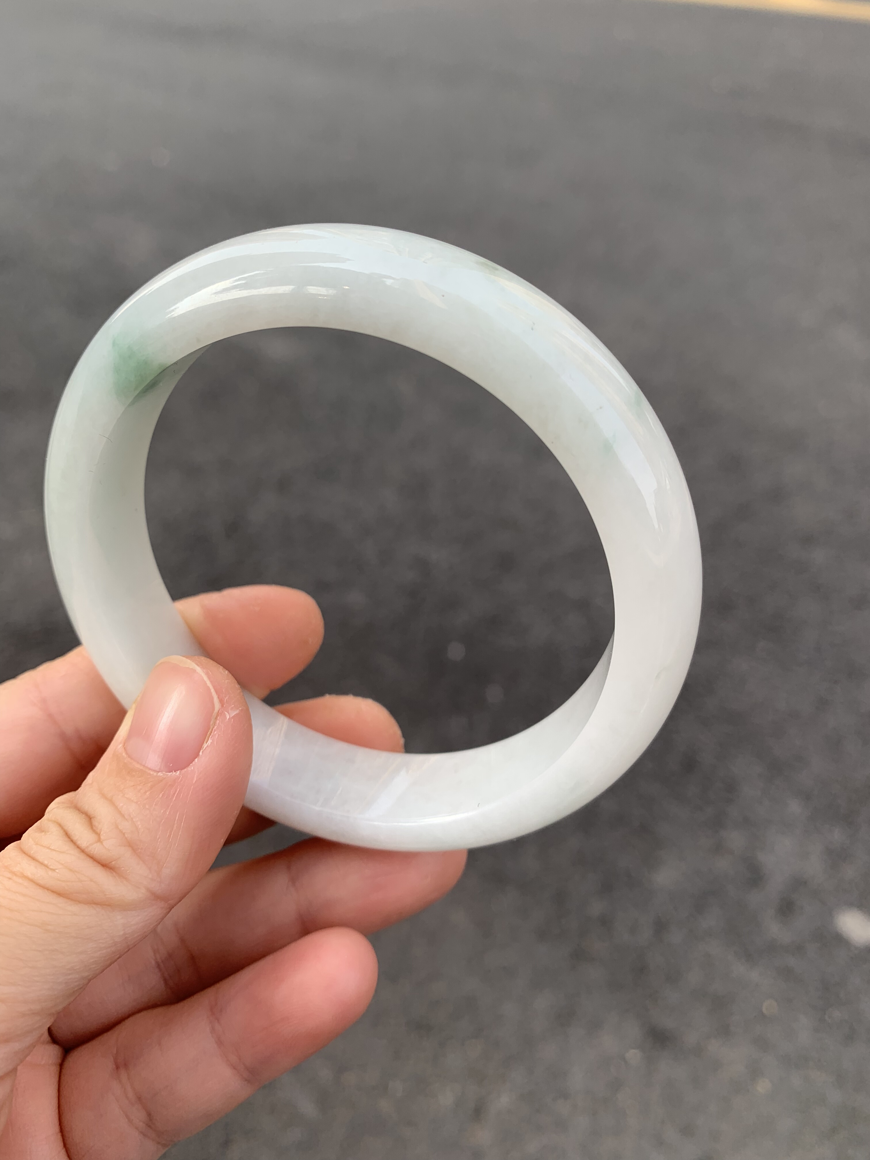 61-14-8.4缅甸纯天然A货翡翠宽版大圈口细腻飘花证书945保真,珠宝/钻石/翡翠,手镯,淘宝优惠券,粉丝福利购,淘宝优惠卷