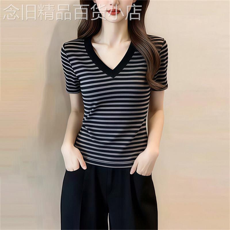 黑色条纹V领短袖T恤女2026年夏季新款高级感胖MM修身显瘦减龄上衣