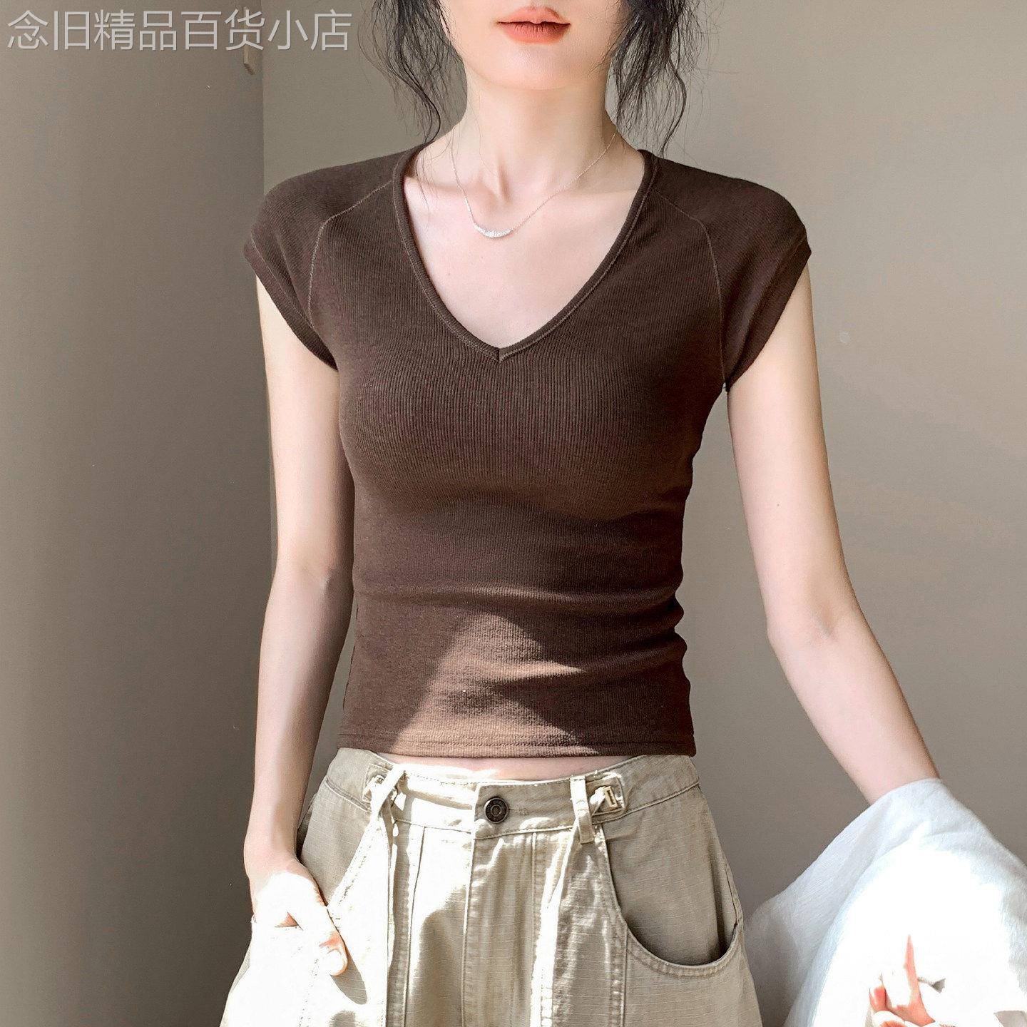 休闲V领坎肩短袖T恤女2026夏季新款修身显瘦纯色简约百搭别致上衣