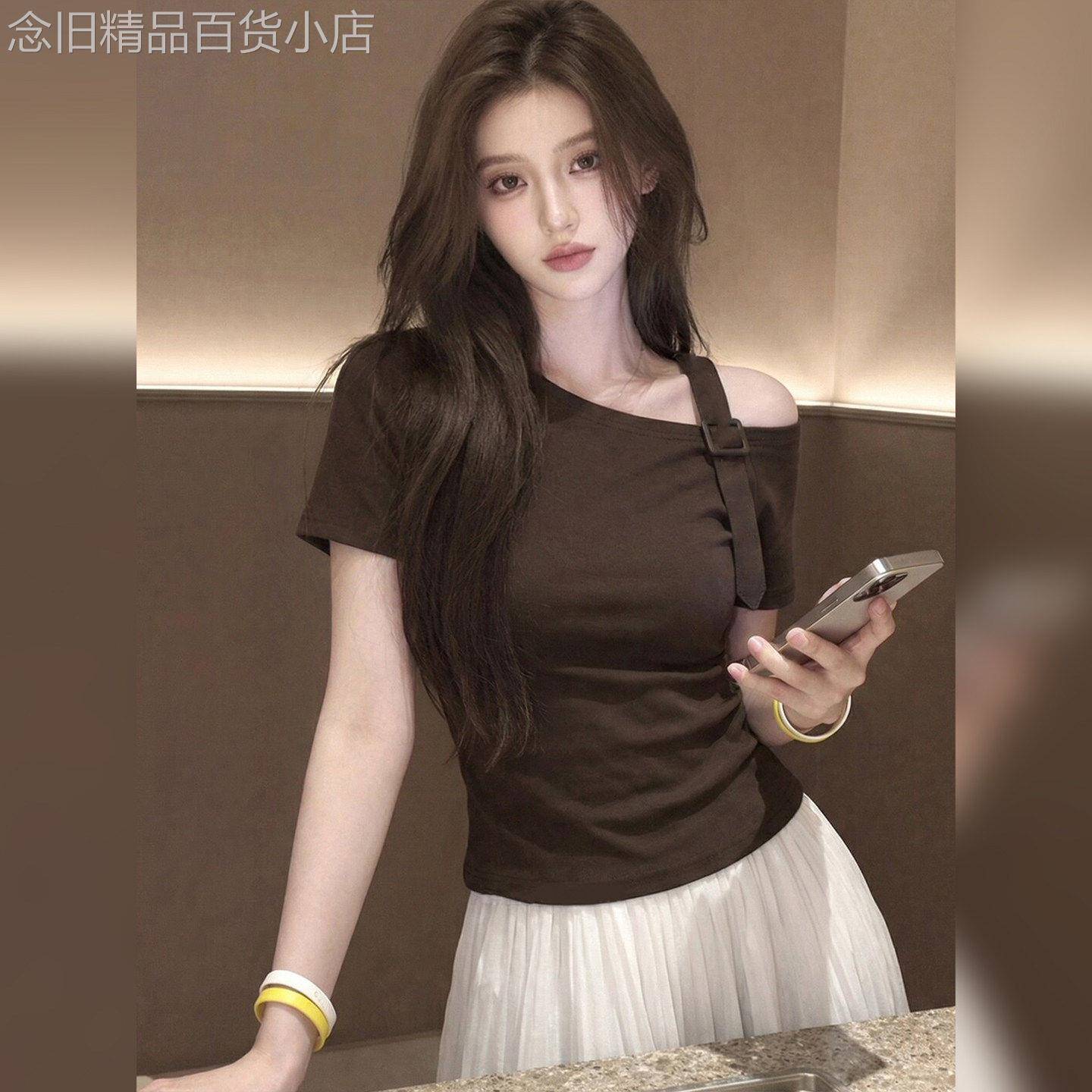 短袖t恤女夏季薄款韩版时尚洋派修身显瘦小众别致设计感露肩上衣