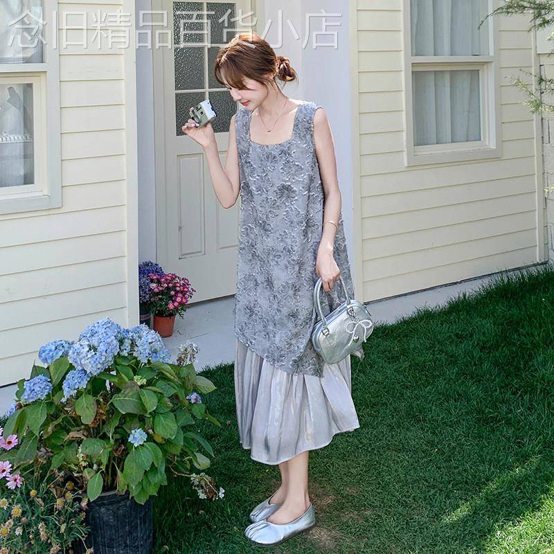 灰色提花无袖洋装女夏季2026新款独特不规则假两件拼接背心裙子