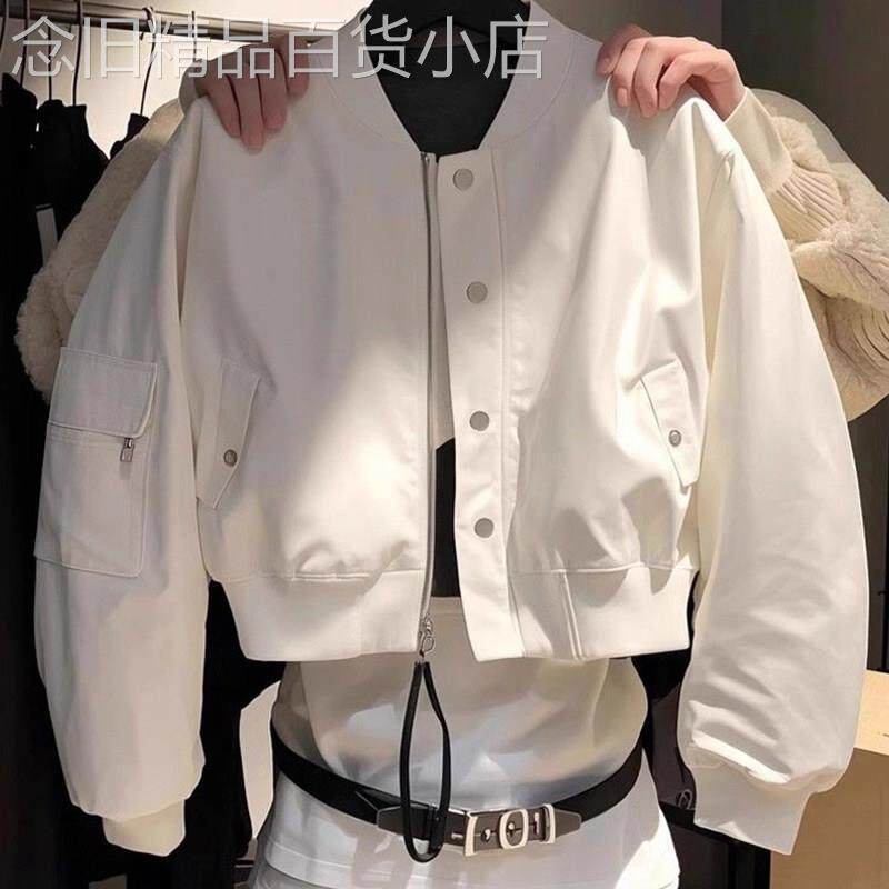 白色短款棒球服外套女秋冬欧货超火独特漂亮时髦洋气休闲百搭夹克