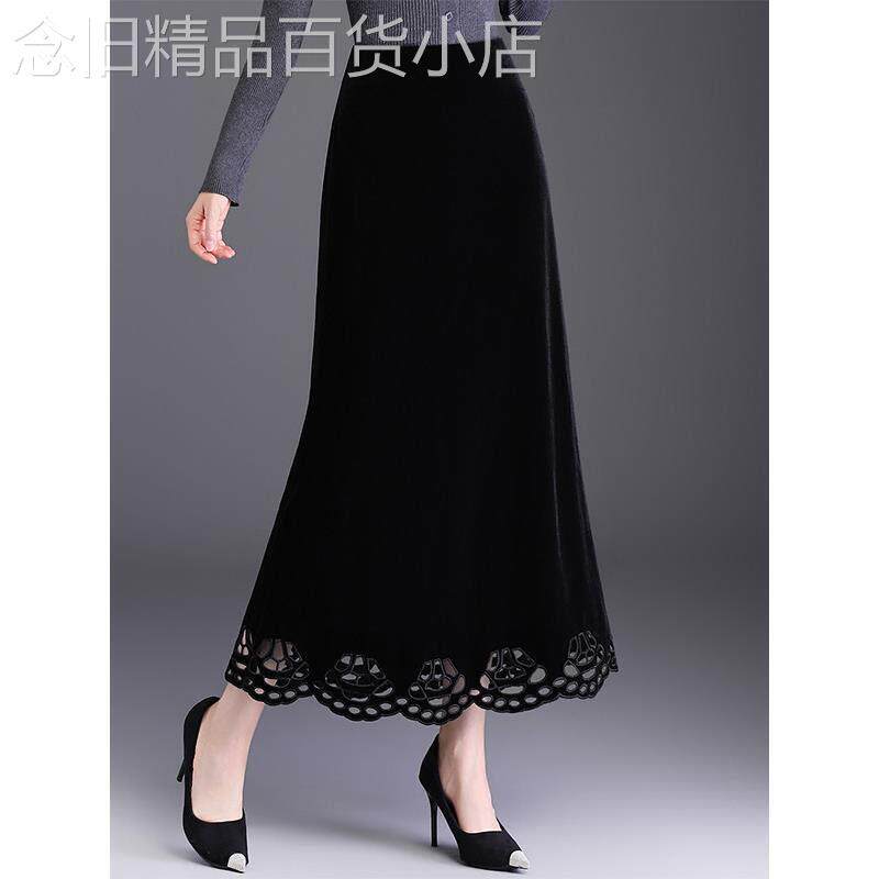 金丝绒黑色鱼尾裙半身裙女2026秋冬新款气质镂空花边垂感显瘦长裙