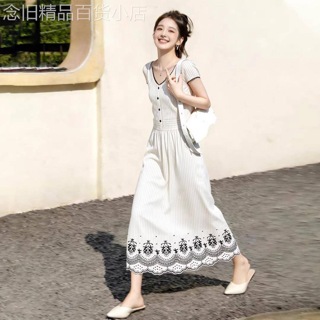 气质白色碎花洋装女2026夏季新款小个子高级感独特超好看长裙子