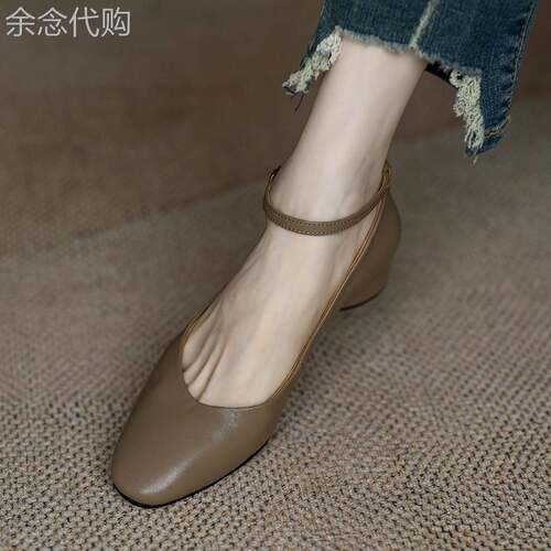 M先生 新款单鞋女软羊皮浅口3公分低跟脚踝一字扣带方头粗跟女鞋