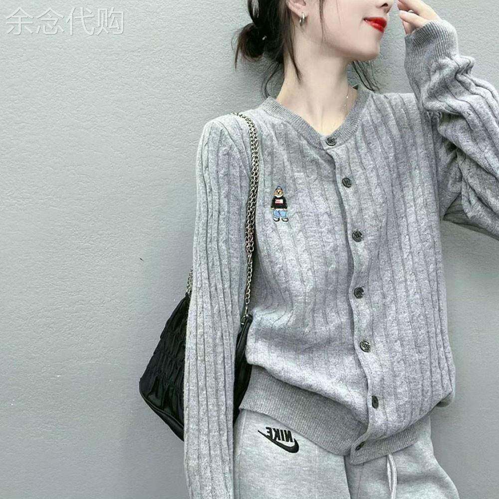 小熊刺绣针织开 衫女装欧货红色小衫春秋别致打底长袖上衣毛衣外