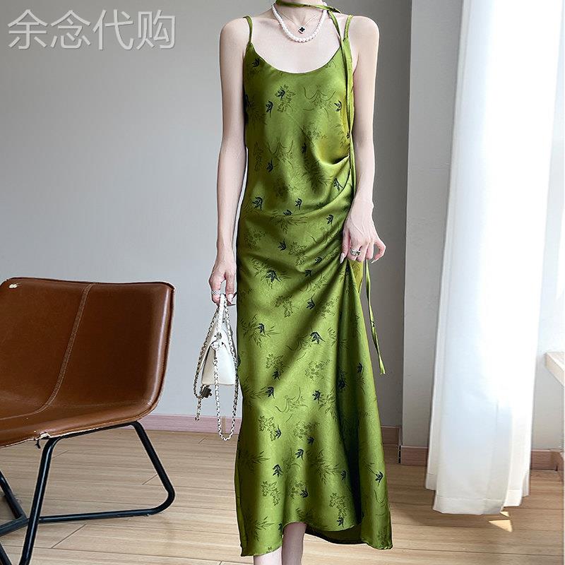 印花真丝缎面吊带连衣裙女2026夏季新款可调节肩带外穿中长款裙子