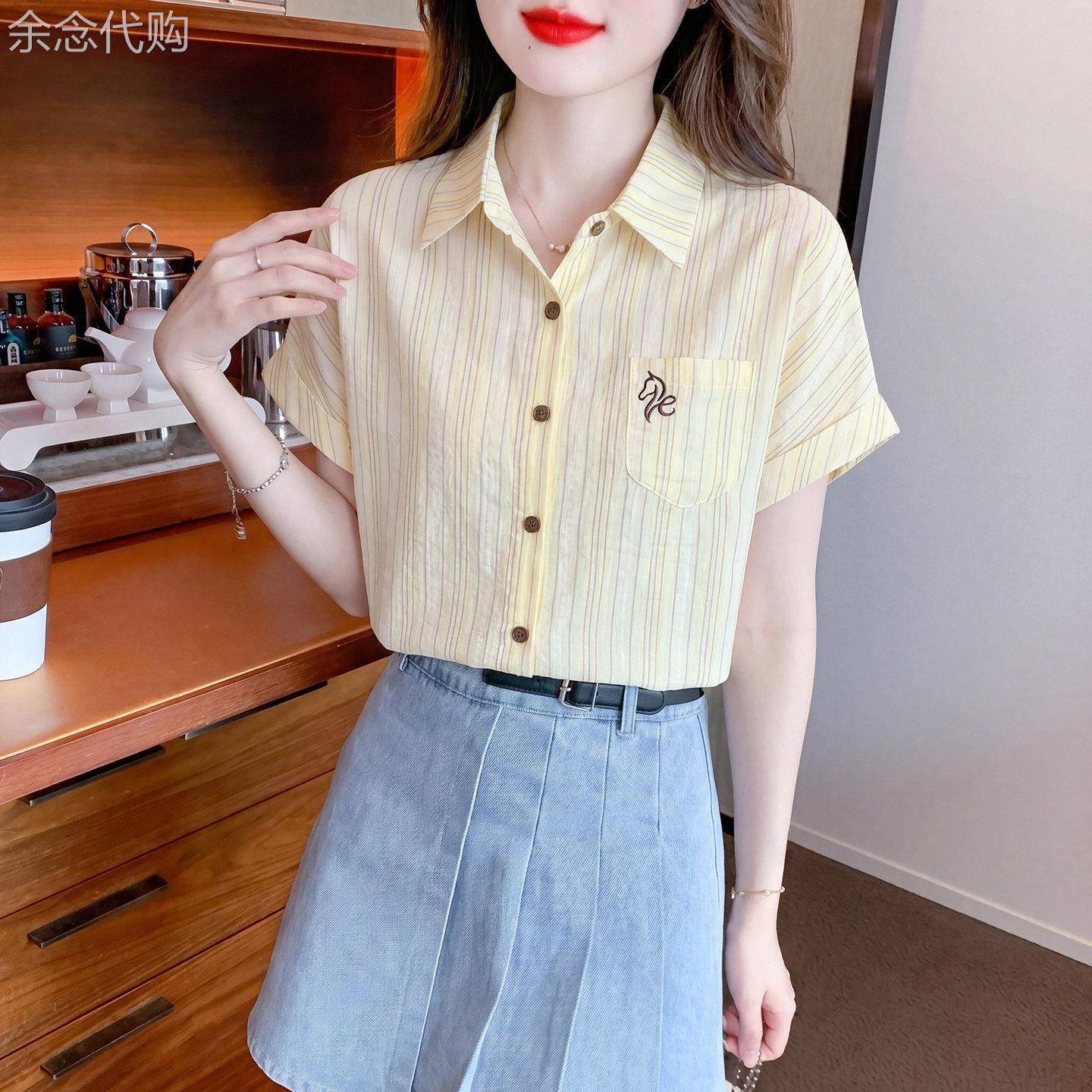 翻领条纹短袖衬衫女夏季薄款时尚显瘦遮肚减龄蝙蝠袖减龄洋派上衣