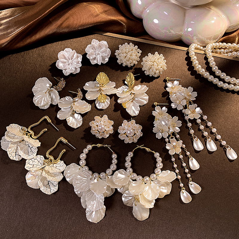 法式高级感仿珍珠花朵耳环女2025