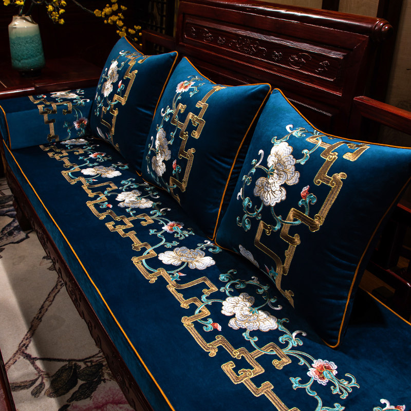 新中式红木沙发坐垫绒面刺绣工艺