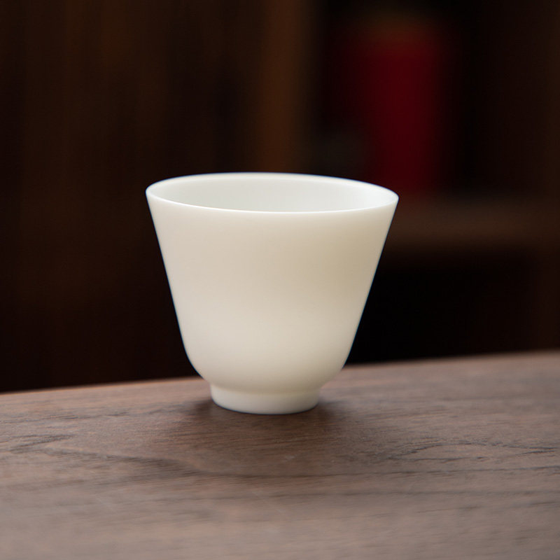 德化陶瓷纯白哑光茶杯