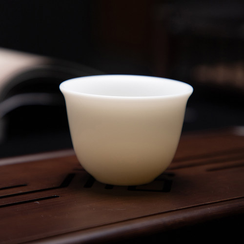德化陶瓷纯白哑光茶杯