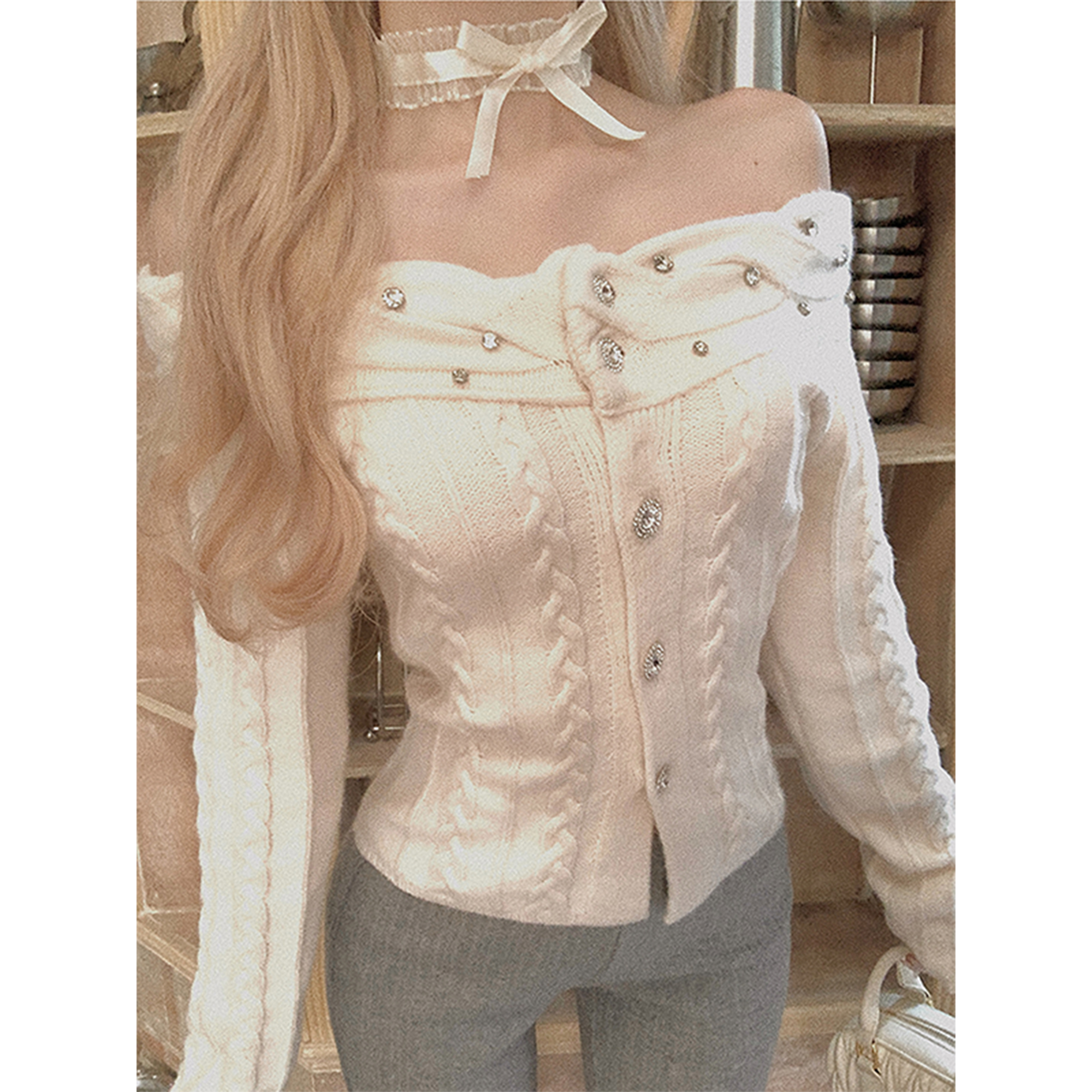 甜梨呆呆  碎落银河  冬季新款双色一字肩订钻设计感毛衣打底衫女