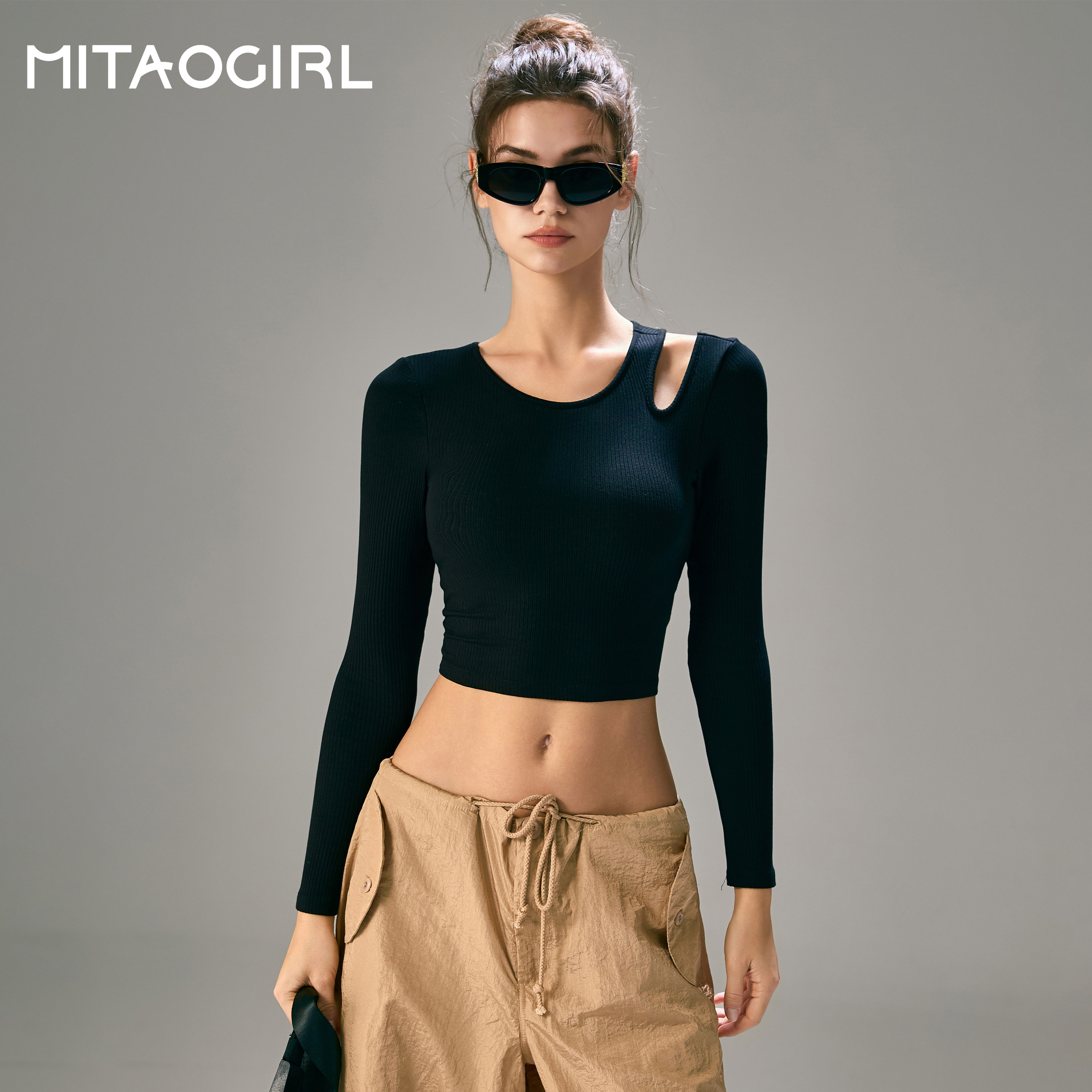 Mitaogirl肯豆漏肩长袖瑜伽服女带胸垫紧身普拉提健身运动上衣秋
