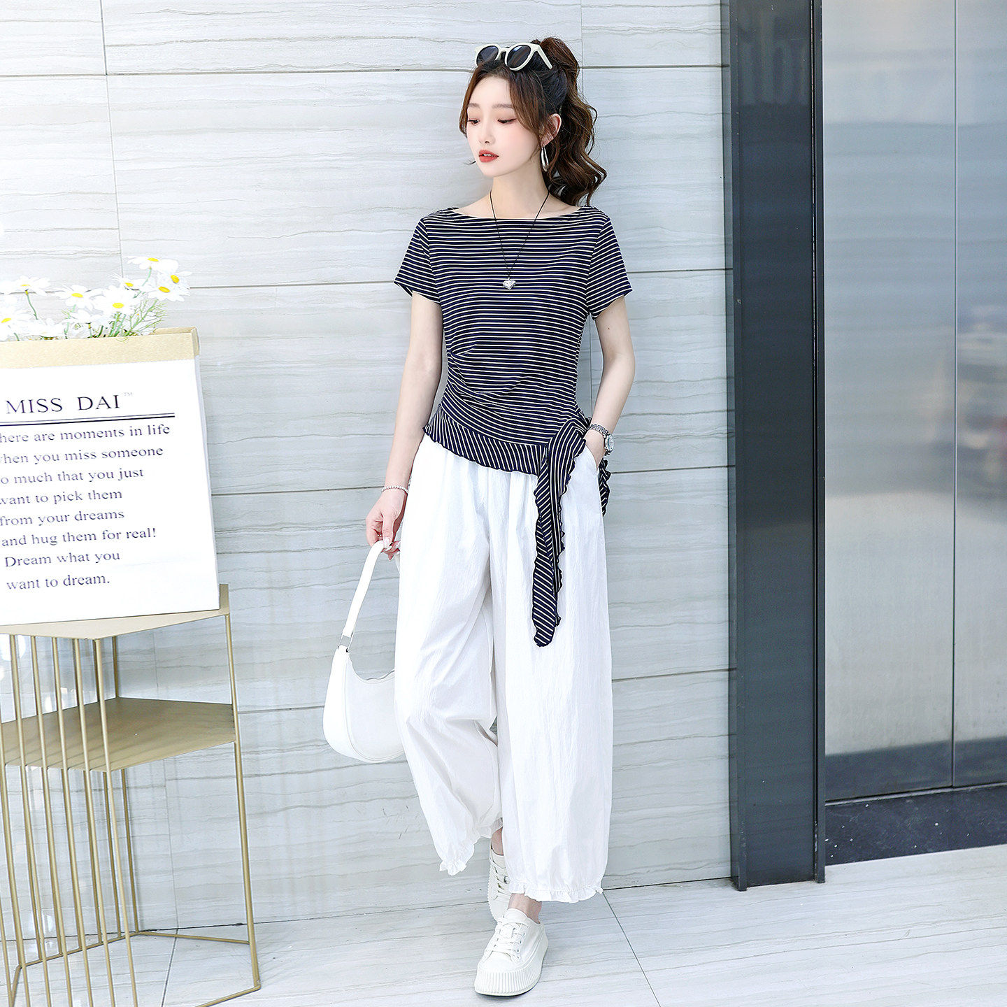 条纹短袖T恤九分裤套装女夏季2026新款休闲时尚气质灯笼裤两件套