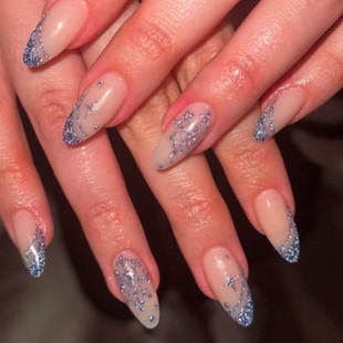 高级冬季 氛围雪花纯手工穿戴甲气质显白杏仁美甲中长甲片xq