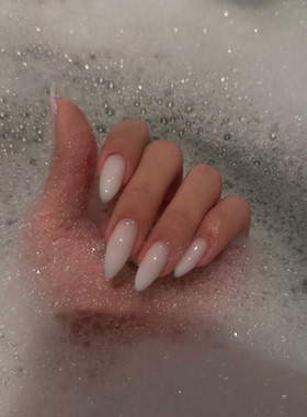 高级老钱白女白色海莉纯手工穿戴甲气质显白杏仁美甲中长款甲片xz