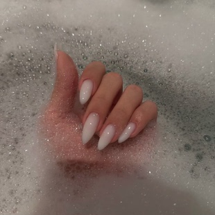 高级老钱白女白色海莉纯手工穿戴甲气质显白杏仁美甲中长款 甲片xz