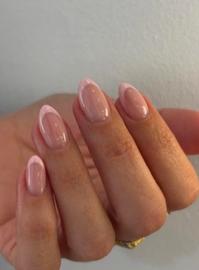 高级简约粉色法式海莉纯手工穿戴甲气质显白杏仁美甲中长款甲片