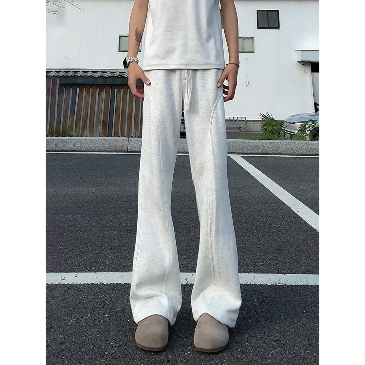 白灰色美式弯刀运动卫裤男款秋春季显腿长显瘦裤子重磅垂感微喇裤