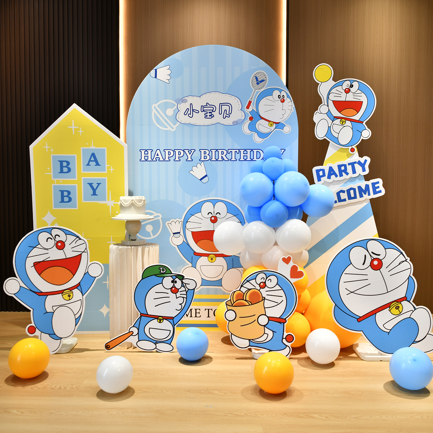 哆啦A梦生日场景布置气球kt板