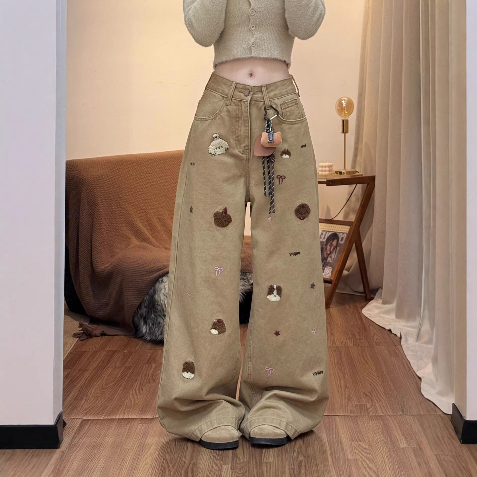 卡其色牛仔裤女秋季2026新款美拉德裤子女小狗刺绣宽松垂感阔腿裤