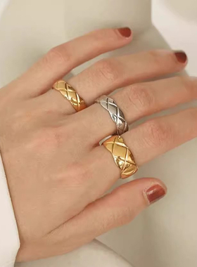 法式极简风菱格纹戒指女纯银小香风简约时尚复古素圈指环情侣对戒